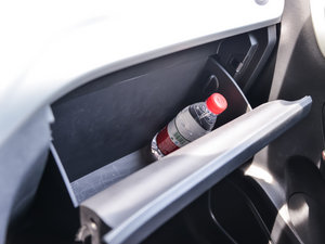 2015款1.5T 自动旗舰型 空间座椅