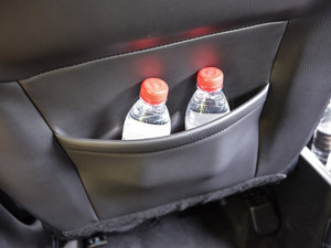 2015款1.5T 自动旗舰型 空间座椅