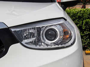 2015款1.5T 手动都市型 大灯