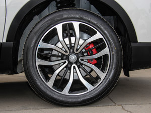 2015款1.5T 手动都市型 轮圈