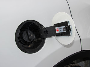 2015款1.5T 手动都市型 油箱盖
