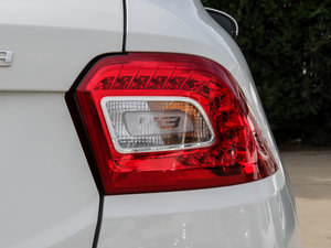 2015款1.5T 手动都市型 尾灯