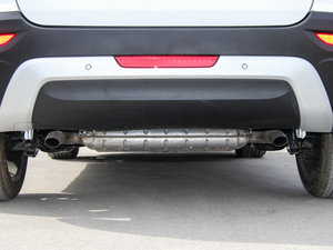 2015款1.5T 手动都市型 排气管
