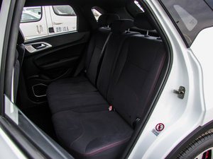 2015款1.5T 手动都市型 后排座椅