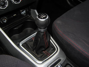 2015款1.5T 手动都市型 换挡杆