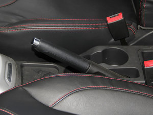 2015款1.5T 自动精英型 驻车制动器