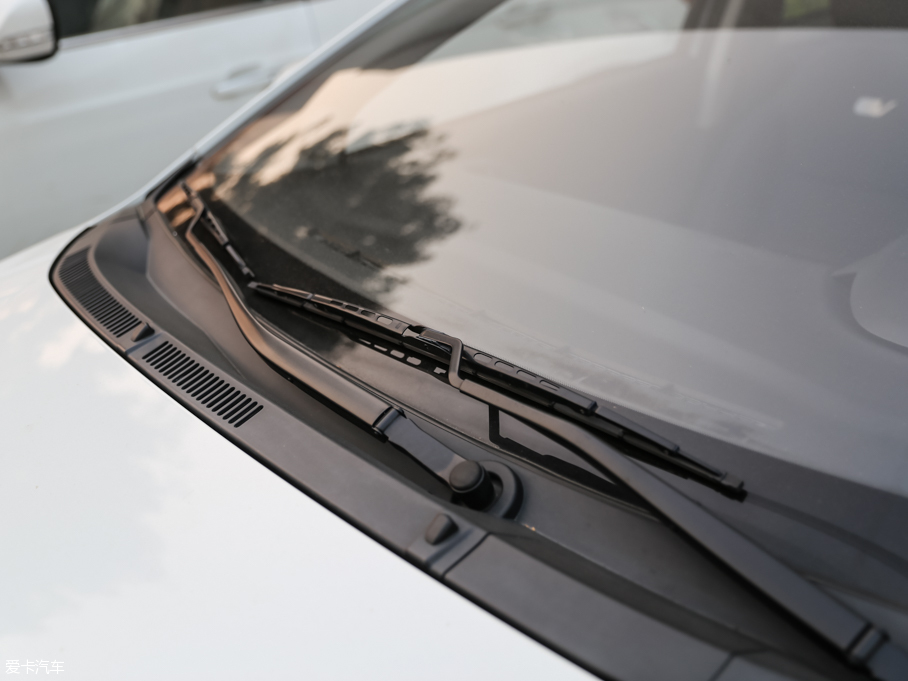 2015AEV 늄(dng)܇(ch)