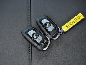 2017款1.5T 手动旗舰型 车钥匙
