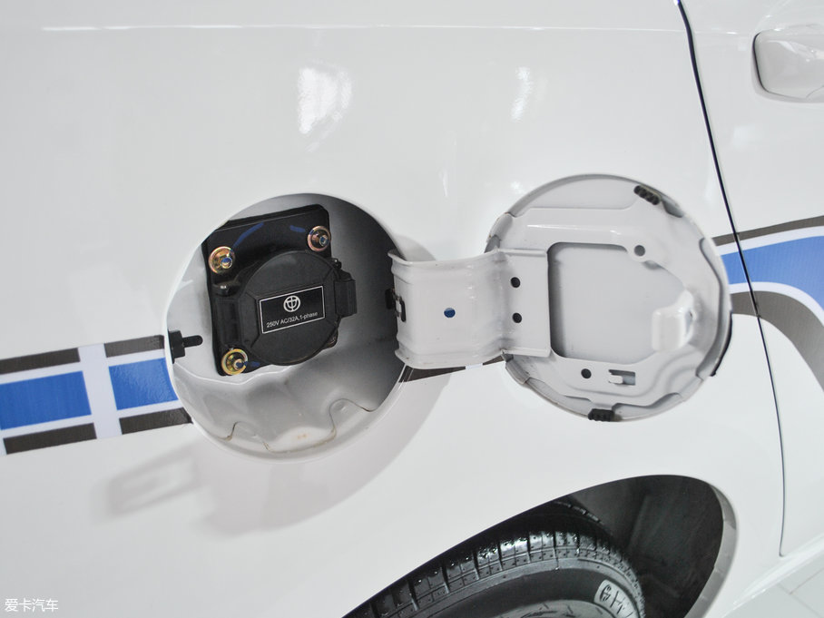 2017�����AH230 EV ���A��