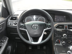 2016款1.5T 手动两驱运动型 方向盘