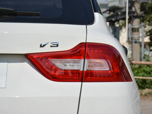 2017款1.5L 手动智能型 尾灯