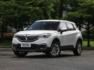 2017款1.5L 自动精英型 左前45度