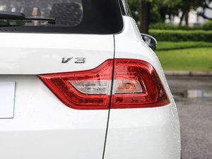 2017款1.5L 自动精英型 尾灯