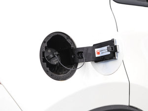 2017款1.5L 自动精英型 油箱盖