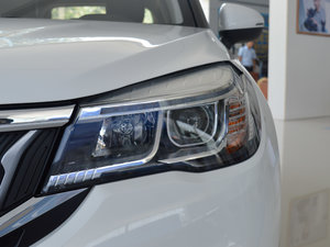 2017款1.5L 手动舒适型 大灯