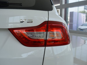 2017款1.5L 手动舒适型 尾灯