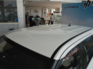 2017款1.5L 手动舒适型 车顶