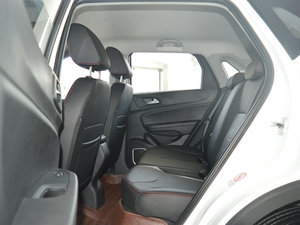 2017款1.5L 手动舒适型 后排空间