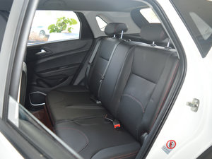 2017款1.5L 手动舒适型 后排座椅