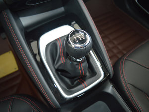 2017款1.5L 手动舒适型 换挡杆