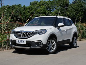 2017款1.5L 手动精英型 左前45度