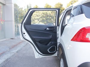 2017款1.5L 手动精英型 左后车门
