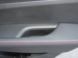 2017款1.5L 手动精英型 空间座椅