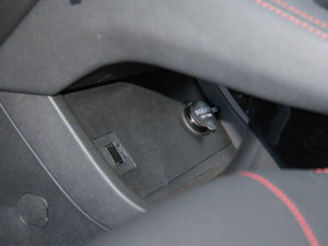 2017款1.5L 手动精英型 中控区