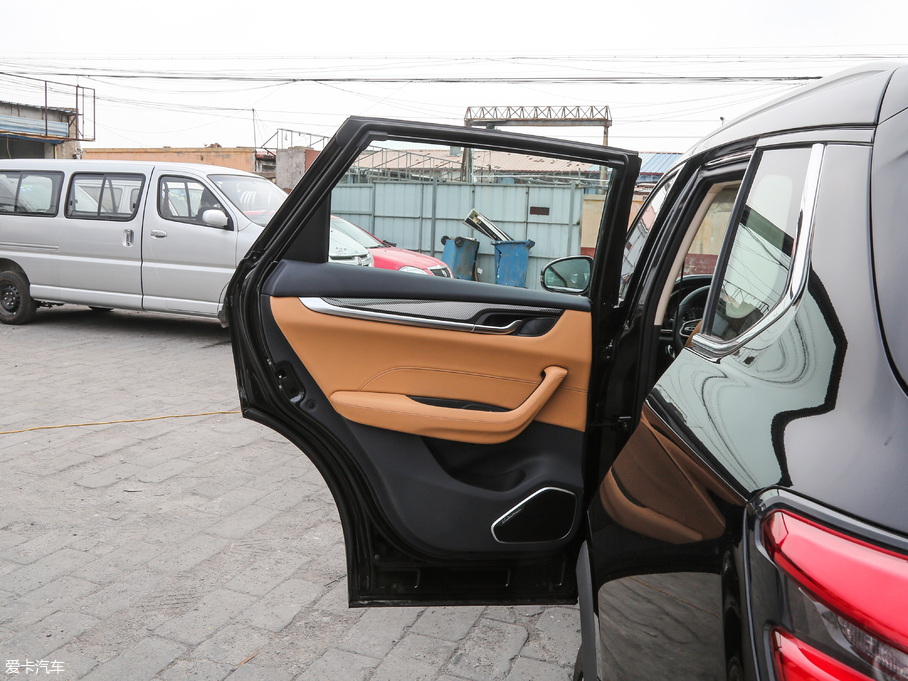 2018AV7 280T ԄF 5 V