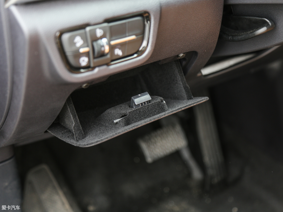 2018AV7 280T ԄF 5 V