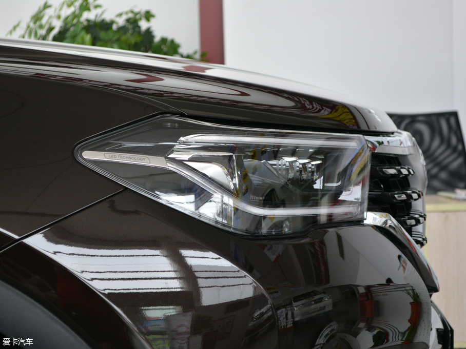 2018AV7 280T ԄF 5 V