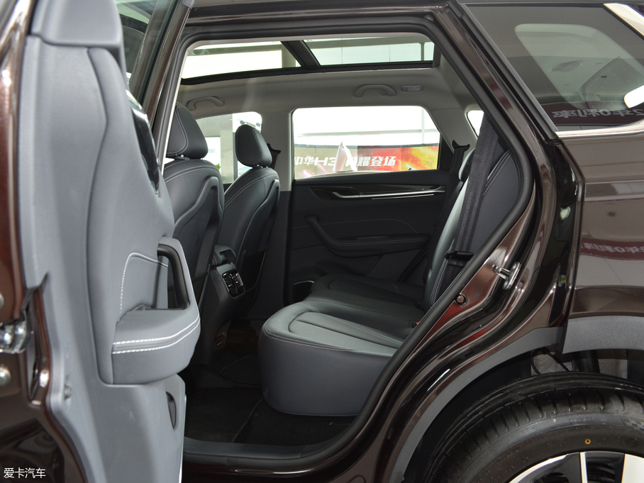 2018AV7 280T ԄF 5 V