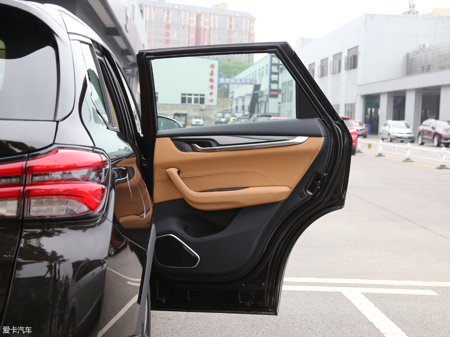 2018AV7 280T ԄӺA 5 V