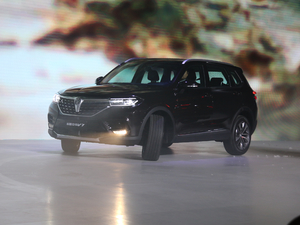 2018280T ԄŞ 7 V w^