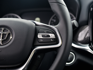 2018280T ԄŞ 5 V п؅^