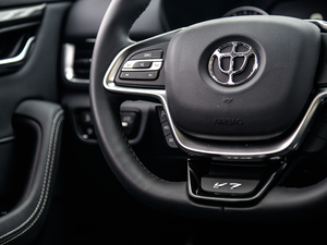 2018280T ԄŞ 5 V п؅^