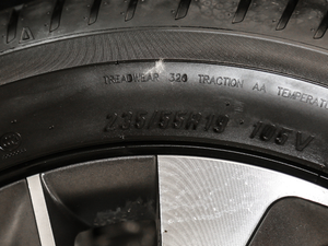 2018280T ԄӺA 5 V ݆̥ߴ