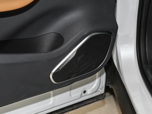 2018280T ԄӺA 5 V g