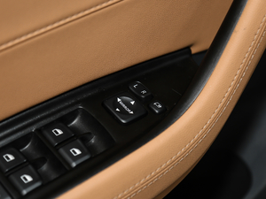 2018280T ԄӺA 5 V п؅^