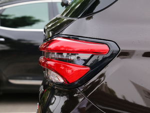 2018280T ԄӺA 5 V ^