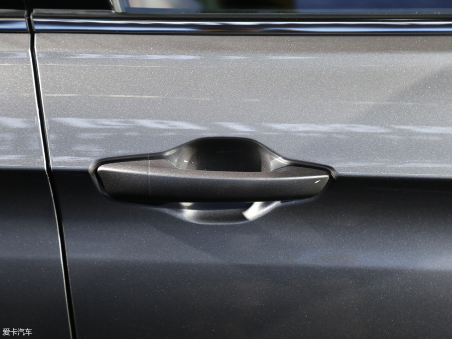 2018�����AV6 1.5T �ԄӼo����