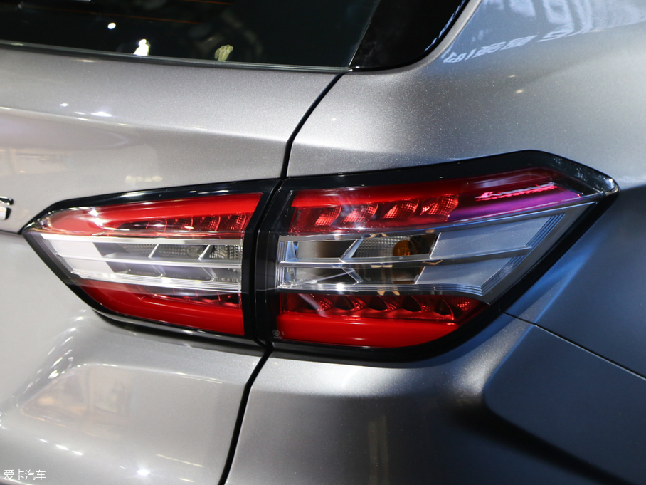 2018�����AV6 1.5T �ԄӼo����