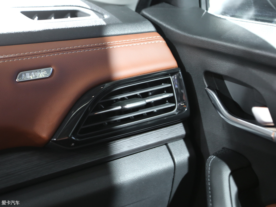 2018�����AV6 1.5T �ԄӼo����