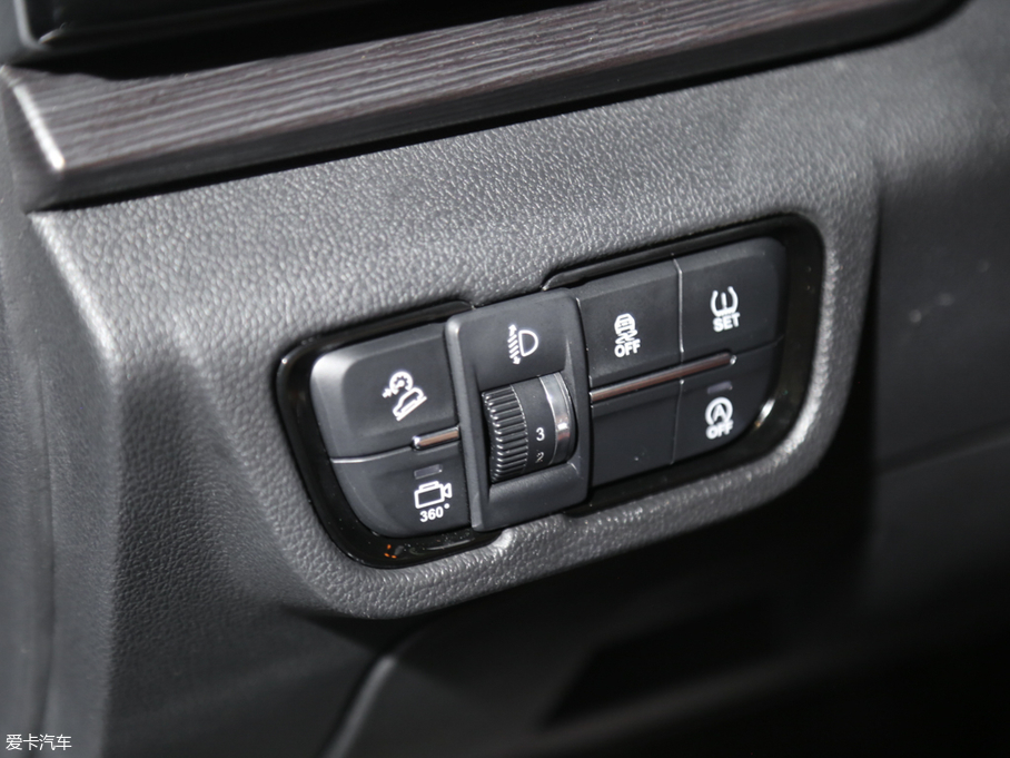 2018�����AV6 1.5T �ԄӼo����