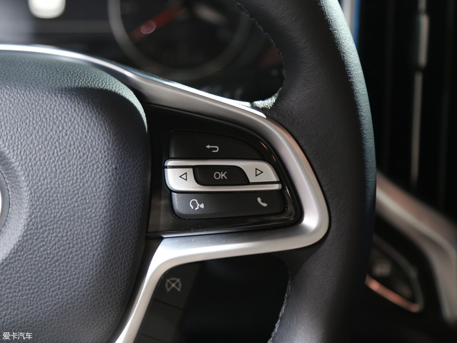 2018�����AV6 1.5T �ԄӼo����