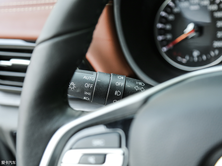 2018�����AV6 1.5T �ԄӼo����