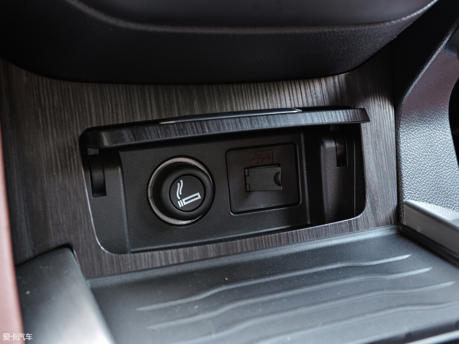 2018�����AV6 1.5T �քӾ�Ӣ��