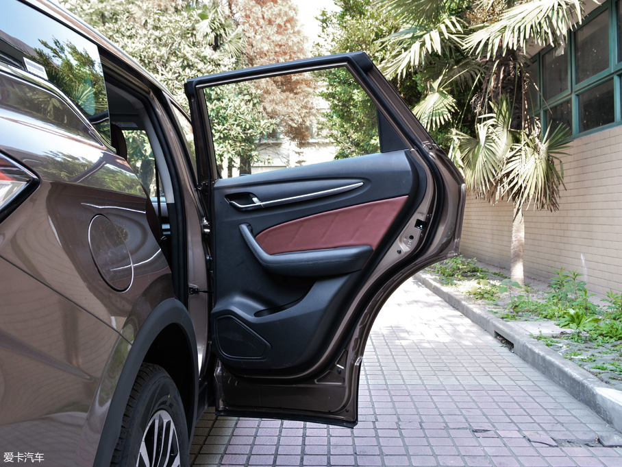 2018�����AV6 1.5T �քӾ�Ӣ��