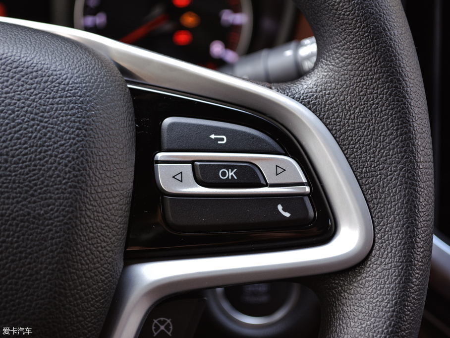 2018�����AV6 1.5T �քӾ�Ӣ��