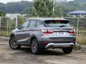 2018款1.5T 手动豪华型 左后45度